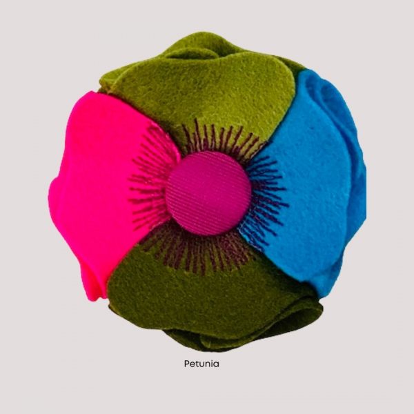 Petunia merino wool lapel brooch