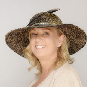 Greta - animal print classic round crown hat with wide brim